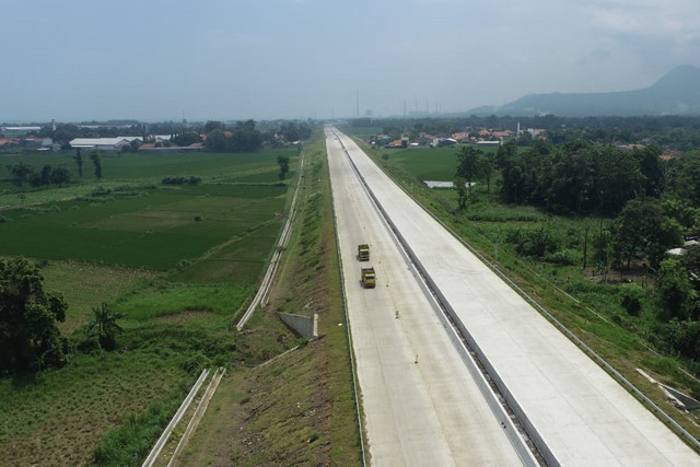 Pembangunan Tol Probolinggo - Banyuwangi ruas Gending hingga Besuki yang ditarget rampung akhir 2025. Foto: Birkom Kementerian PU