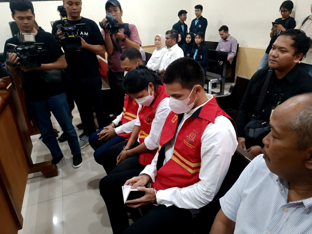 Jonathan Frizzy jelang sidang kasus vape berisikan obat keras, PN Tangerang, Banten, Selasa (26/8/2025). Foto: Giovanni/kumparan