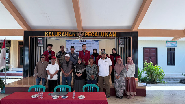 Penyuluhan Pertanahan dan Demonstrasi Aplikasi "Sentuh Tanahku" di Kelurahan Pecalukan.