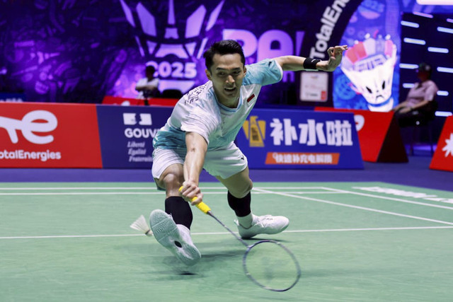 Pebulu tangkis tunggal putra Indonesia, Jonatan Christie, saat bertanding di Kejuaraan Dunia BWF 2025. Foto: Dok. PBSI