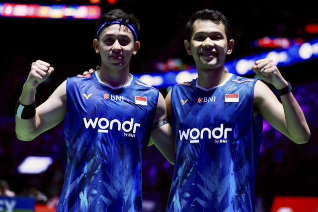 Fajar Alfian/ Rian Ardianto saat bertanding di Kejuaraan Dunia BWF 2025 yang digelar di Adidas Arena, Paris, Prancis. Foto: Dok. PBSI