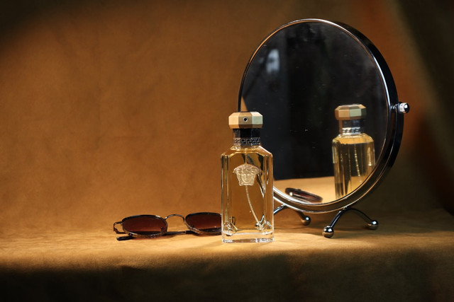 ilustrasi notes parfum Mykonos California. Unsplash/Fashion Needles