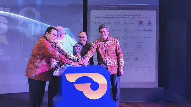 Peresmian pembukaan pameran otomotif GIIAS Surabaya 2025, Rabu (27/8/2025). Foto: Sena Pratama/kumparan
