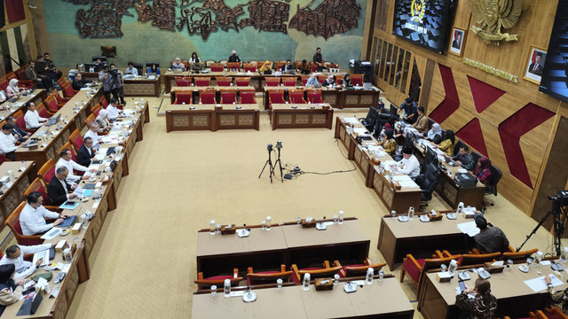 Suasana rapat Komisi X DPR bersama Kemendikti Saintek, Rabu (27/8/2025). Foto: Luthfi Humam/kumparan
