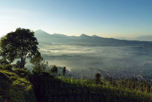 Ilustrasi Gunung Batu di Lembang, Bandung, Jawa Barat. Foto: Shutterstock