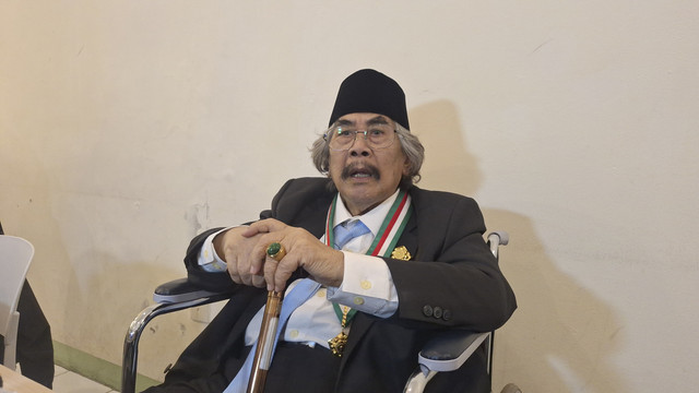 Jaja Miharja mendapatkan Bintang Budaya Parama Dharma dari Presiden Prabowo. Foto: Istimewa