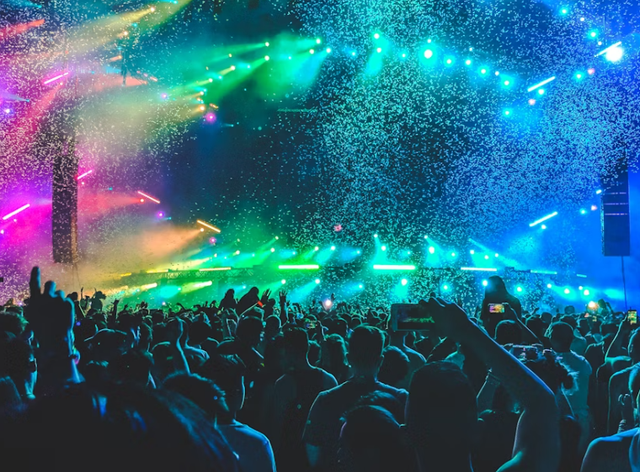 cara beli tiket konser riize di jakarta 2026. Foto Hanya Ilustrasi Bukan Tempat Sebenarnya. Sumber Foto: Unsplash/Aditya Chinchure