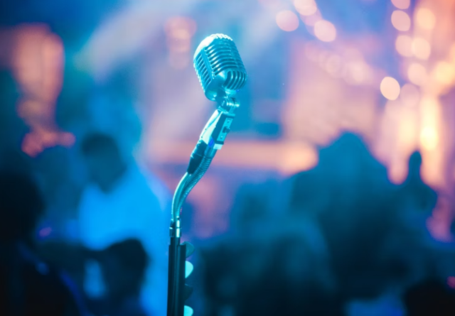 line up komika di suci fest 2025. Foto Hanya Ilustrasi Bukan Tempat Sebenarnya. Sumber Foto: Unsplash/Bruno Cervera