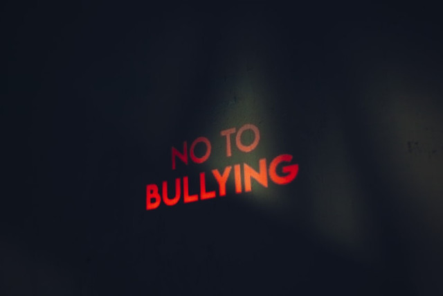 Definisi Bullying. Foto hanya sebagai ilustrasi saja, bukan gambar sebenarnya. Sumber: Unsplash/Road Ahead.