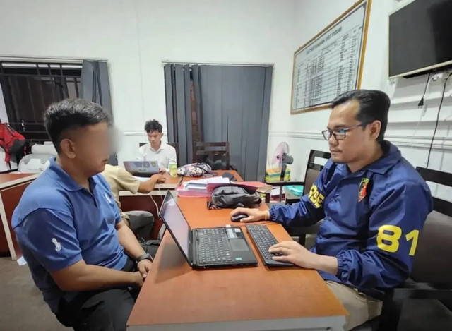 Pelaku intimidasi dan penganiayaan terhadap dokter RSUD Sekayu saat diperiksa di Polres Muba. Foto : Dok Polres Muba