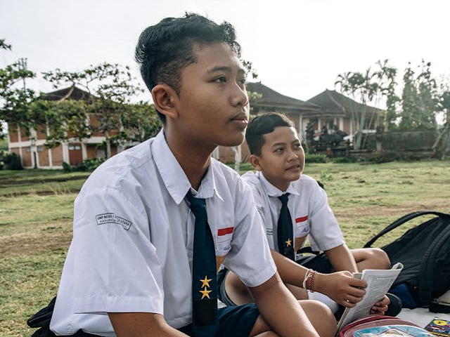 Ilustrasi kunci jawaban matematika kelas 8 halaman 29. Sumber: pexels.com/RomanOdintsov.