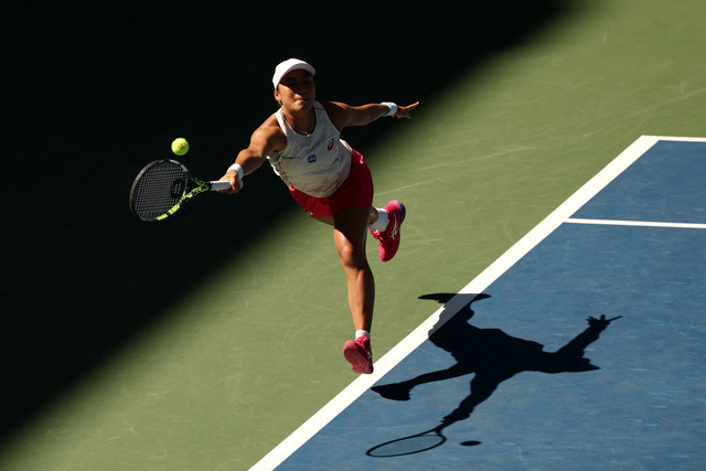 Petenis Indonesia Janice Tjen saat melawan Inggris Emma Raducanu pada pertandingan putaran kedua US Open di Flushing Meadows, New York, Amerika Serikat, Rabu (27/8/2025). Foto: Mike Segar/REUTERS