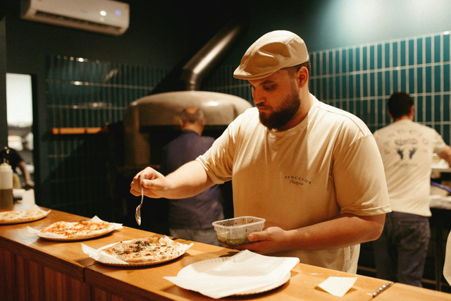 Ilustrasi Bon Appetit Your Majesty Tayang Setiap Hari Apa. Foto: Unsplash/Jonathan Borba