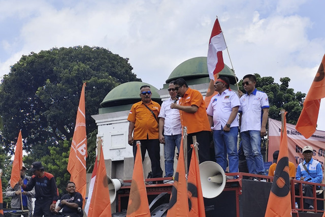 Presiden Konfederasi Serikat Pekerja Indonesia (KSPI) Said Iqbal pada aksi unjuk rasa buruh di depan Kompleks Parlemen Senayan, Jakarta, Kamis (28/8/2025). Foto: Luthfi Humam/kumparan