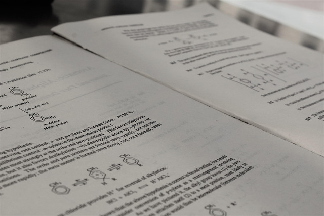 Ilustrasi Contoh Soal TKA Kimia SMA - Sumber: pixabay.com/tanuj_handa