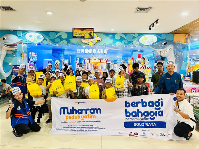 Belanja Bahagia dan Nonton Film Hayya 3 bersama 50 Anak Yatim di Transmart Surakarta (Sumber : DT Peduli)