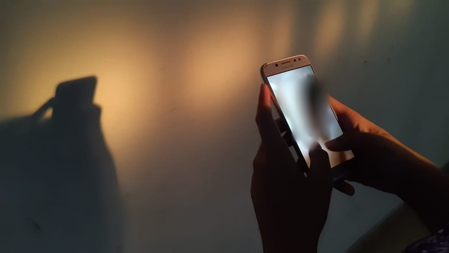 Ilustrasi chat mesum. Foto: Ary Priyanto/Urban Id