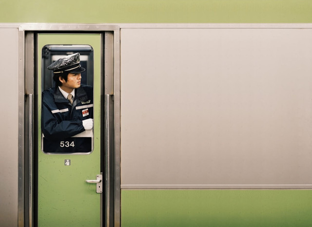 Ilustrasi Perbedaan Kondektur dan Masinis   Sumber Unsplash/Gene Brutty