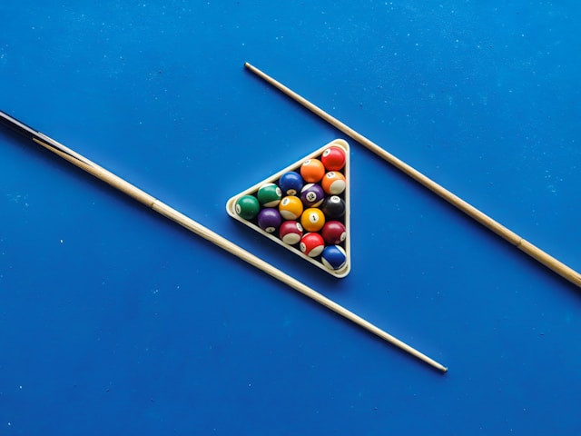 Ilustrasi stik billiard termahal di dunia. Sumber: Unsplash.