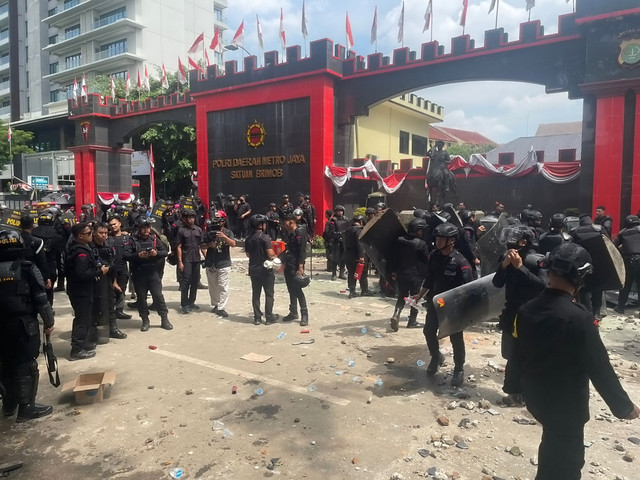 Situasi Jalan Kwitang setelah massa aksi bubar, Jumat (29/8/2025). Foto: Darryl Ramadhan/kumparan