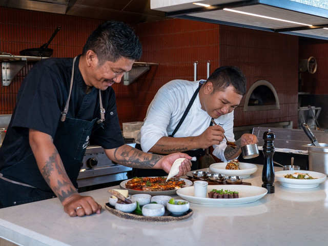 Kolaborasi Kuliner SKAI Bar & Grill x Mano Beach House. Foto: Dok. Istimewa