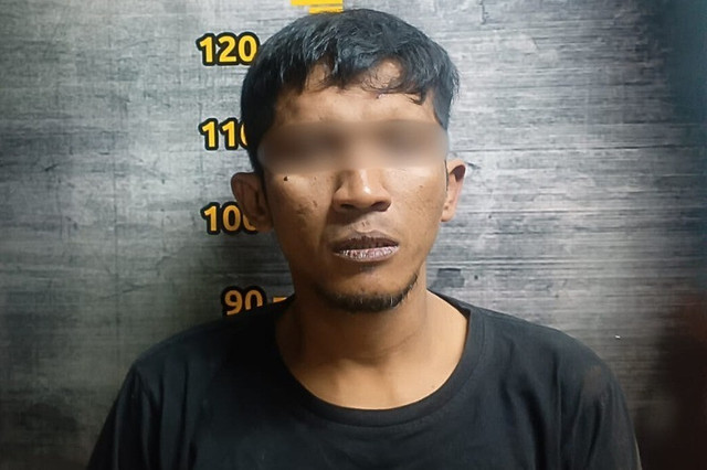 Tersangka pelaku pencurian di gereja di Kubu Raya. Foto: Dok. Polres Kubu Raya