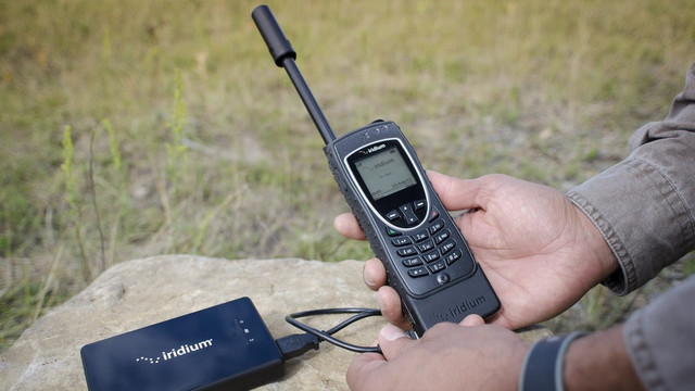 Ilustrasi telepon satelit terbaik. Foto: Iridium