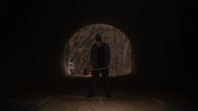 ilustrasi urutan film insidious. sumber: unsplash/rob griffin