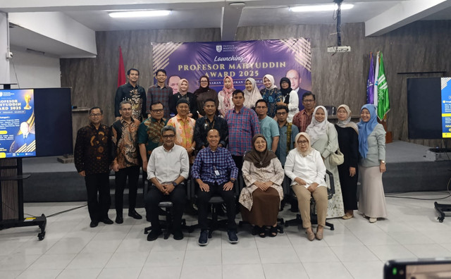 Pimpinan Profesor Mahyuddin Institute sekaligus Rektor Universitas Sumatera Selatan, Yudha Pratomo Mahyuddin bersama Ketua Yayasan Pendidikan Penelitian Perkembangan Perkoperasian Sumatera Selatan (YP-4 SS) dr.Hj.Halipah beserta jajaran. (W Pratama)