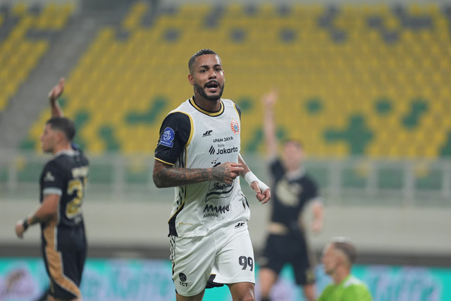 Maxwell Souza saat Dewa United vs Persija dalam laga pekan keempat Super League 2025/26 di Banten International Stadium (BIS), Banten, pada Jumat (29/8). Foto: Persija