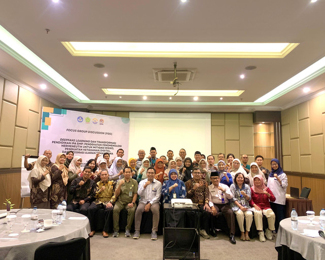 Foto bersama Peserta Focus Group Discussion (Dok. Panitia)