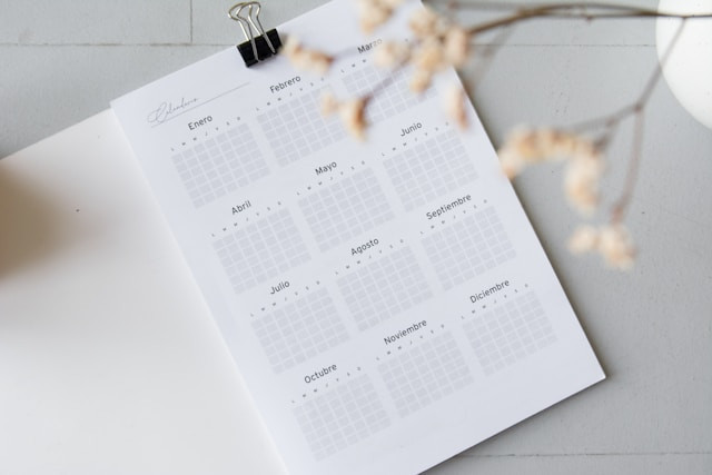 Ilustrasi kalender Jawa hari ini 29 Agustus 2025. Sumber: Unsplash/Paico Oficial