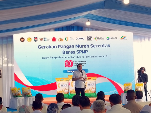 Menteri Perdagangan (Mendag) Budi Santoso, dalam acara Gerakan Pangan Murah di Kantor Kementerian Pertanian, Jakarta, Sabtu (30/8/2025).  Foto: Muhammad Fhandra/kumparan