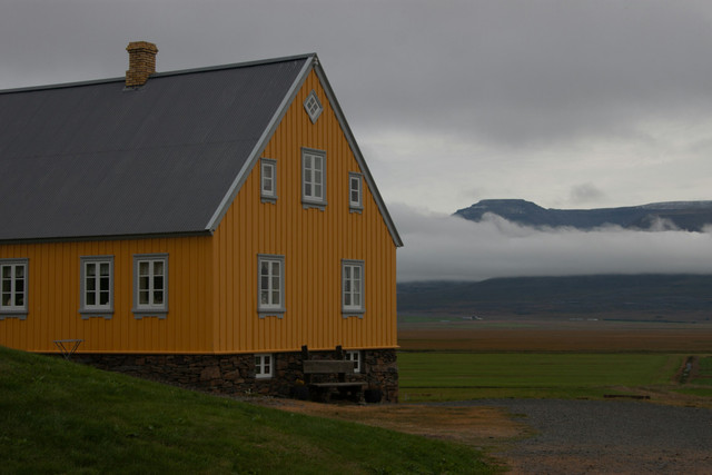 Ilustrasi Ending Film Rumah untuk Alie. Foto: Unsplash/Nonokas Mota