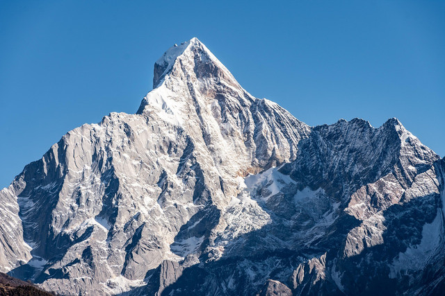 Berapa Suhu di Carstensz Pyramid. Foto hanya ilustrasi bukan tempat sebenarnya. Sumber: Pixabay/lin2015