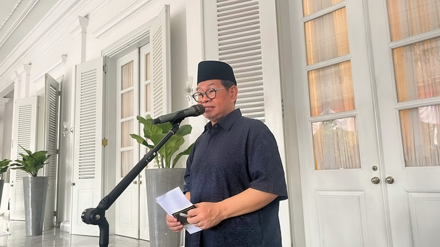 Gubernur DKI Jakarta Pramono Anung di Balai Kota, Jakarta Pusat, Sabtu (30/8/2025).  Foto: Nasywa Athifah/kumparan