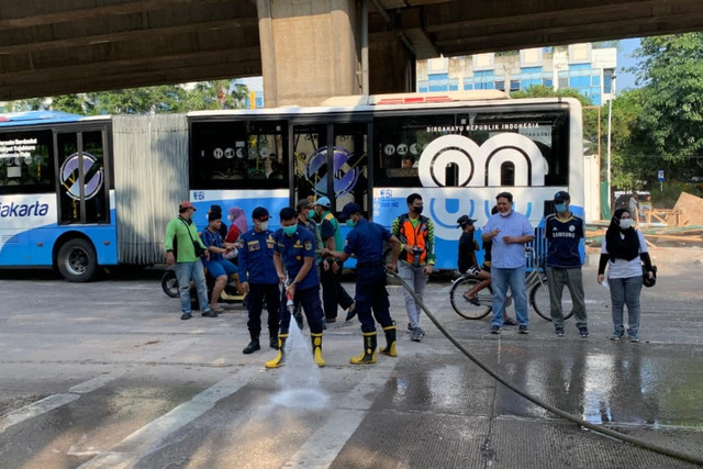 Pasukan Pelangi Dikerahkan Bersihkan Sisa Demo Ricuh