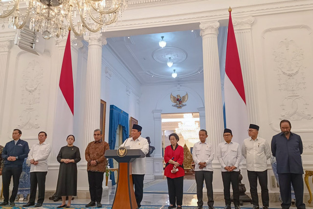 Presiden Republik Indonesia Prabowo Subianto dalam konferensi pers di Istana Merdeka, Jakarta Pusat, Minggu (31/8/2025).  Foto: Zamachsyari/kumparan