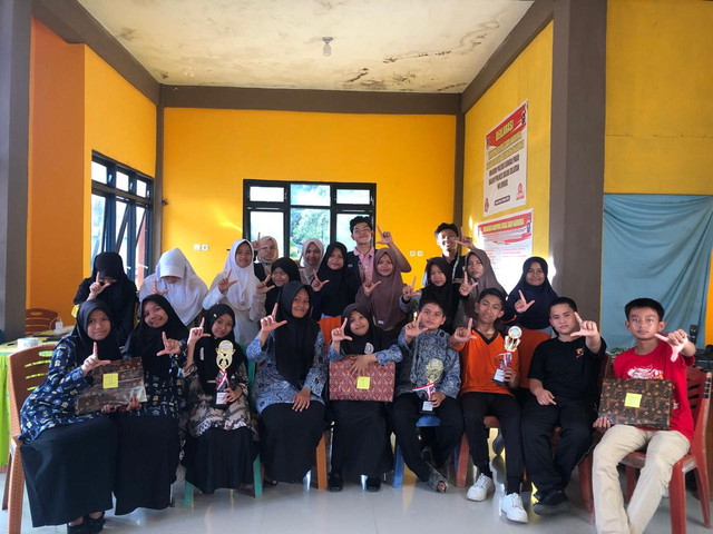 Lomba cerdas cermat 'Literacy of Champions' siswa/i MTsN 1 Solok Selatan di Nagari Pasir Talang