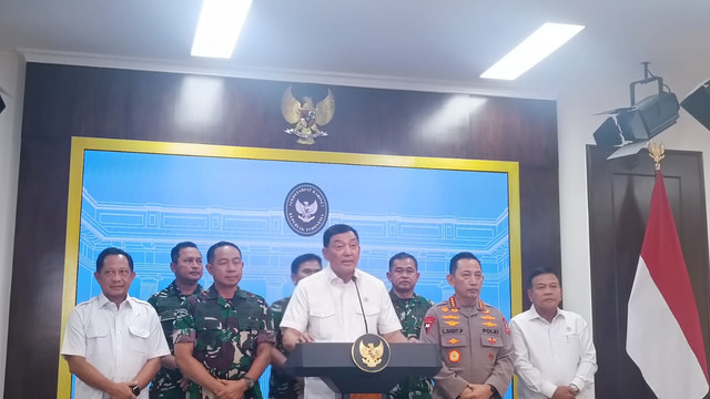 Konferensi pers Menhan Sjafrie Sjamsoeddin di Kompleks Istana Kepresidenan, Jakarta Pusat, Minggu (31/8). Foto: Zamachsyari/kumparan