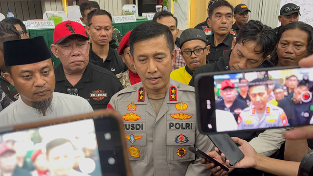 Kapolda Sulsel, Irjen Pol Rusdi Hartono, saat ditemui di Kodam Hasanuddin.  Foto: kumparan