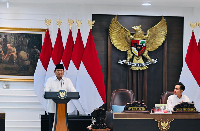 Presiden Republik Indonesia Prabowo Subianto menggelar rapat kabinet di Istana Negara, Jakarta Pusat, Minggu (31/8). Foto: Dok. Laily Rachev-Biro Pers Sekretariat Presiden