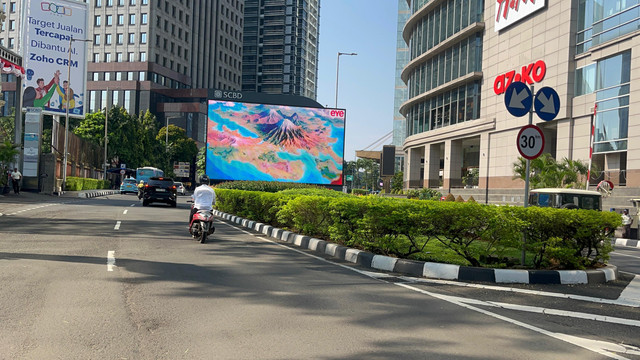Suasana di Kawasan Perkantoran SCBD, Jakarta, Senin (1/9/2025). Foto: Rayyan Farhansyah/kumparan
