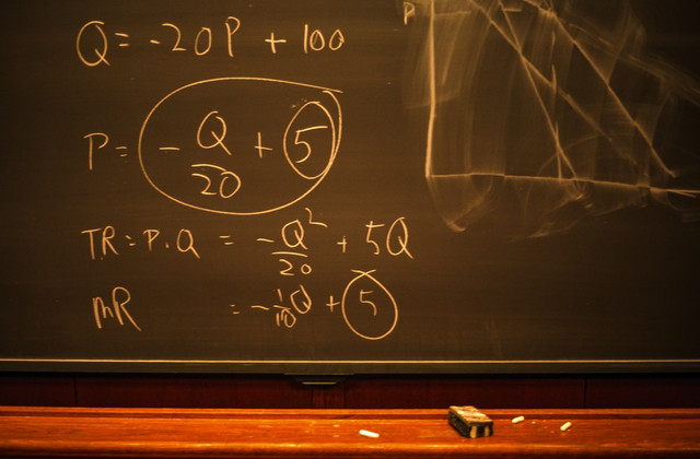 Ilustrasi contoh soal cerita Pythagoras kelas 8. Foto: Unsplash.com/Mick Haupt