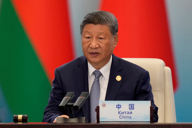 Presiden China Xi Jinping menyampaikan pidato pada KTT Organisasi Kerja Sama Shanghai (SCO) 2025 di Pusat Konvensi dan Pameran Meijiang di Tianjin, China, Senin (1/9/2025). Foto: Suo Takekuma/Pool via REUTERS