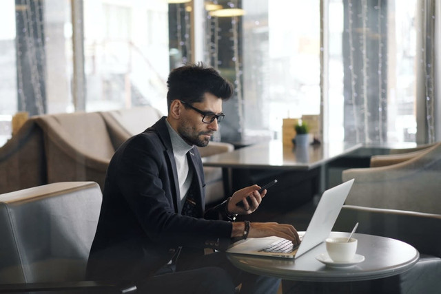 Ilustrasi Profil Ahmad Sahroni. Sumber: Pexels/VitalyGariev