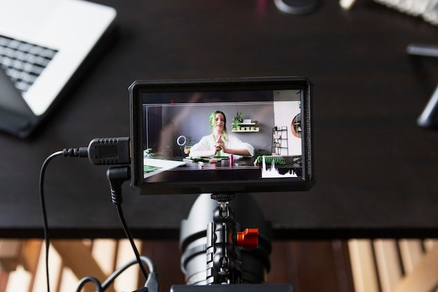  Ilustrasi aplikasi live streaming. Foto: Freepik 