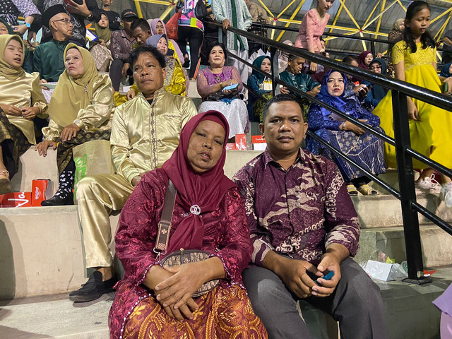 Sumber: Dokumen Pribadi/menghadiri wisuda 