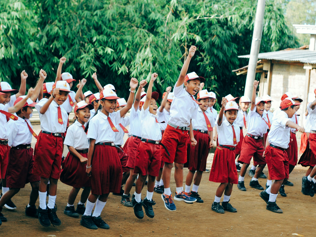 Ilustrasi visi yang menyatakan tujuan pendidikan di indonesia dan profil pelajar yang dicita-citakan yaitu. Sumber: unsplash.com/HusniatiSalma.