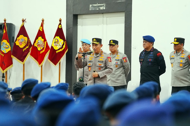 Kapolri Jenderal Listyo Sigit Prabowo saat mengunjungi Mako Brimob PMJ di Kwitang. Foto: Dok. Istimewa
